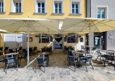 Außenansicht Café Valentino in Straubing