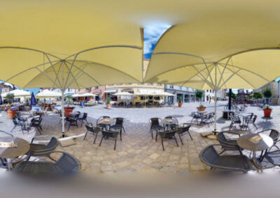 Terrassenplätze Café Valentino in Straubing aus einem anderen Blickwinkel